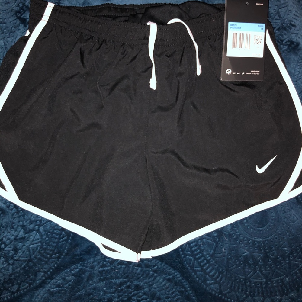 Nike Tempo Girls shorts